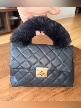 SHEIN Black Quilted Mini Top-Handle Bag with Faux Fur